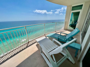 AQUA RESORT! Beachfront, 3 BR Condo! 2BR Beach Front! Sleeps 7! Free Beach Chairs